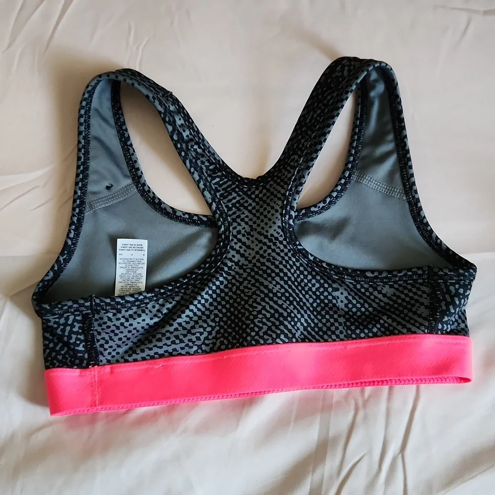 Nike‎ sports bra size small